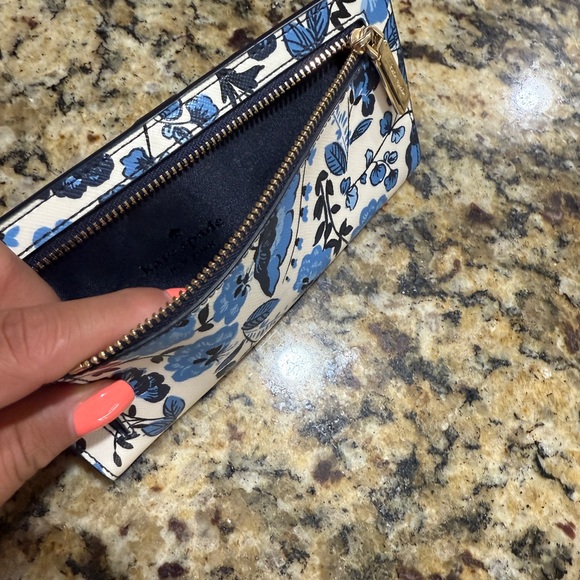Kate Spade Cream and Blue Floral Wallet - Picture 3 of 3